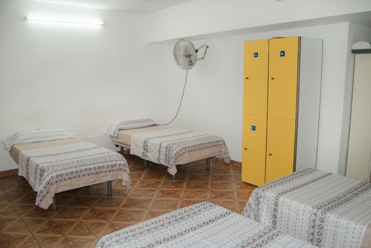 Hostal Ideal Sants Barcelona Exterior foto