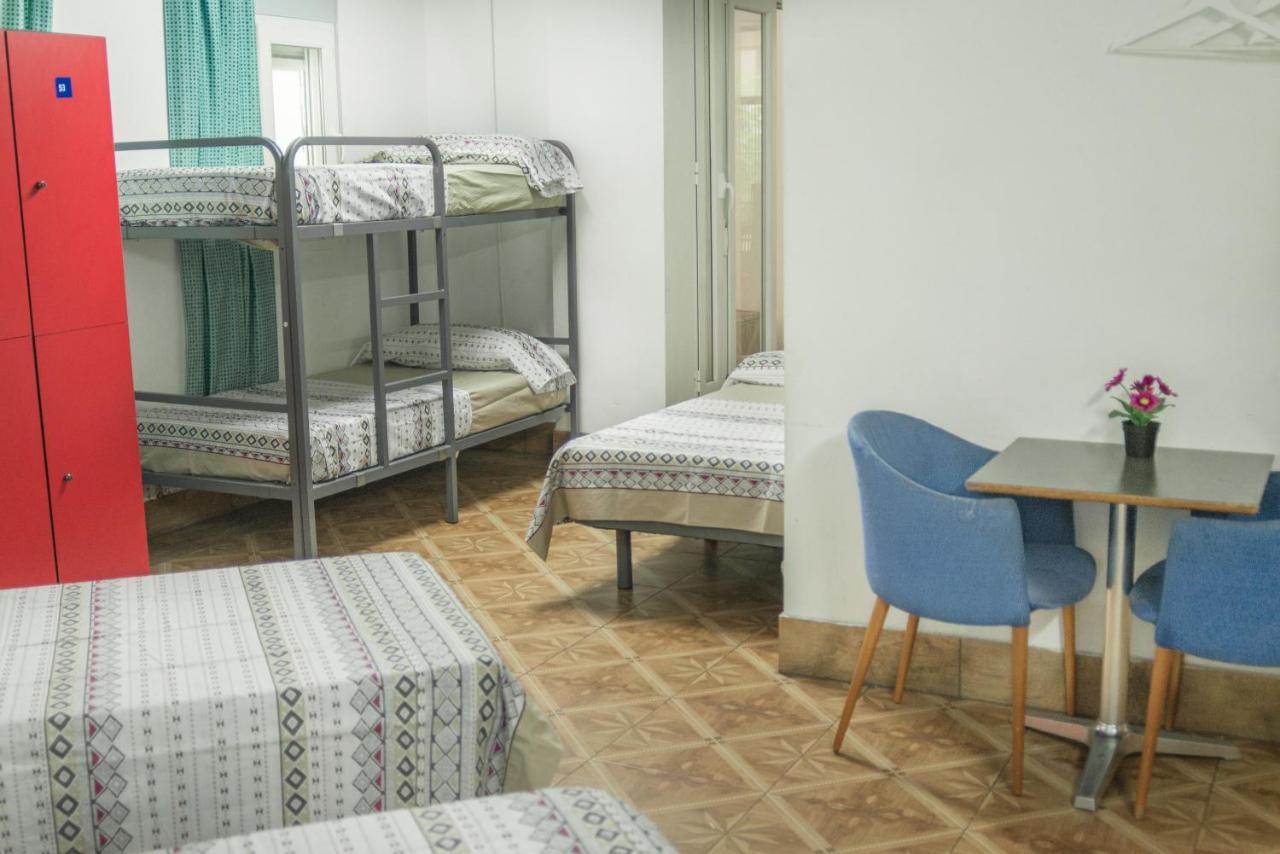 Hostal Ideal Sants Barcelona Exterior foto